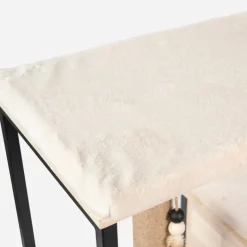 Designed by Lotte kradsetræ Nala M