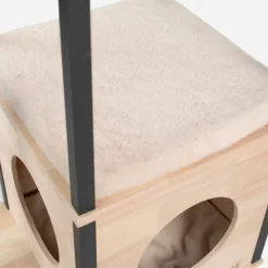 Designed by Lotte kradsetræ Nala M