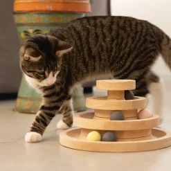 Designed by Lotte legetårn af træ Mia til katte