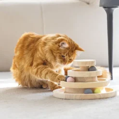 Designed by Lotte legetårn af træ Mia til katte