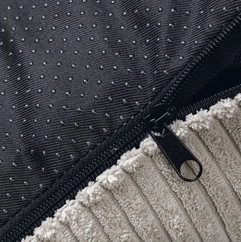 Designed by Lotte liggepude Ribbed, lysegrå