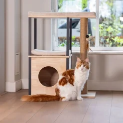 Designet af Lotte Nala kradsetræ