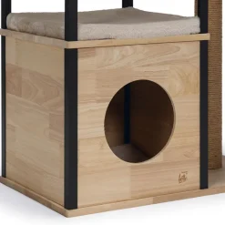 Designet af Lotte Nala kradsetræ