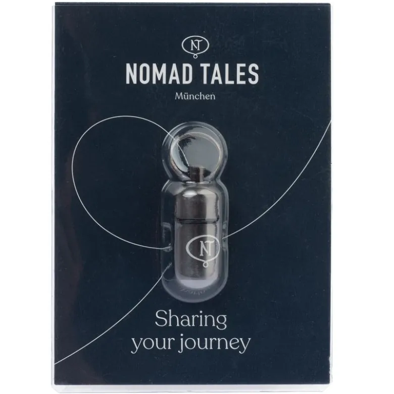 Nomad Tales Calma adressemærke