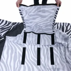 Nomad Tales Fluedækken zebra med fast nakkedel