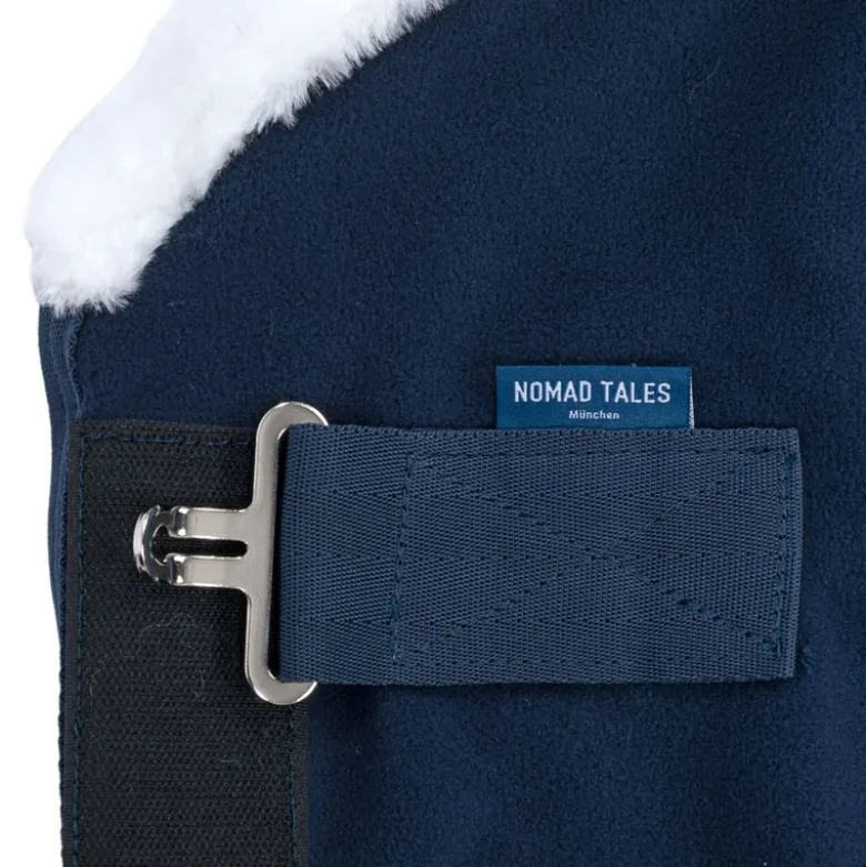 Nomad Tales Sveddækken i fleece med mavebælte, marineblå
