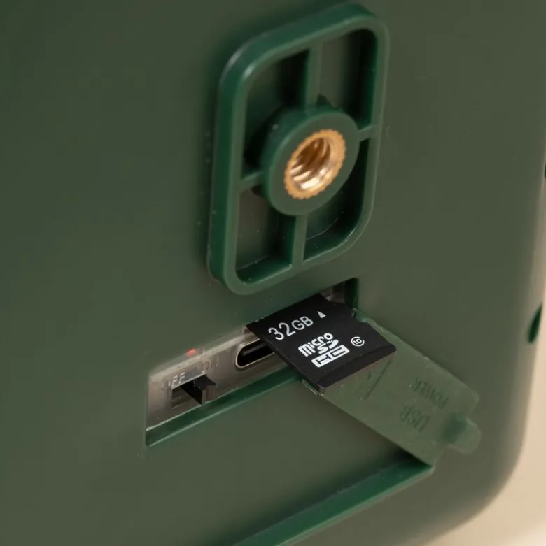 TIAKI fuglefoderautomat med kamera
