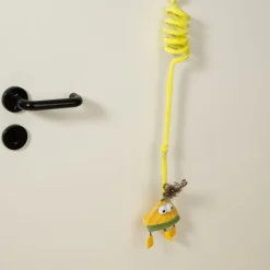 TIAKI spiralformet dørhænger Monster til katte