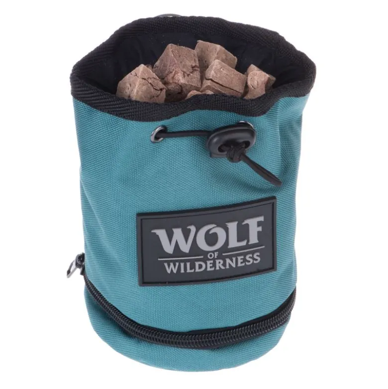 Wolf of Wilderness snackpose
