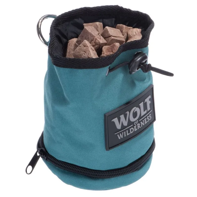 Wolf of Wilderness snackpose